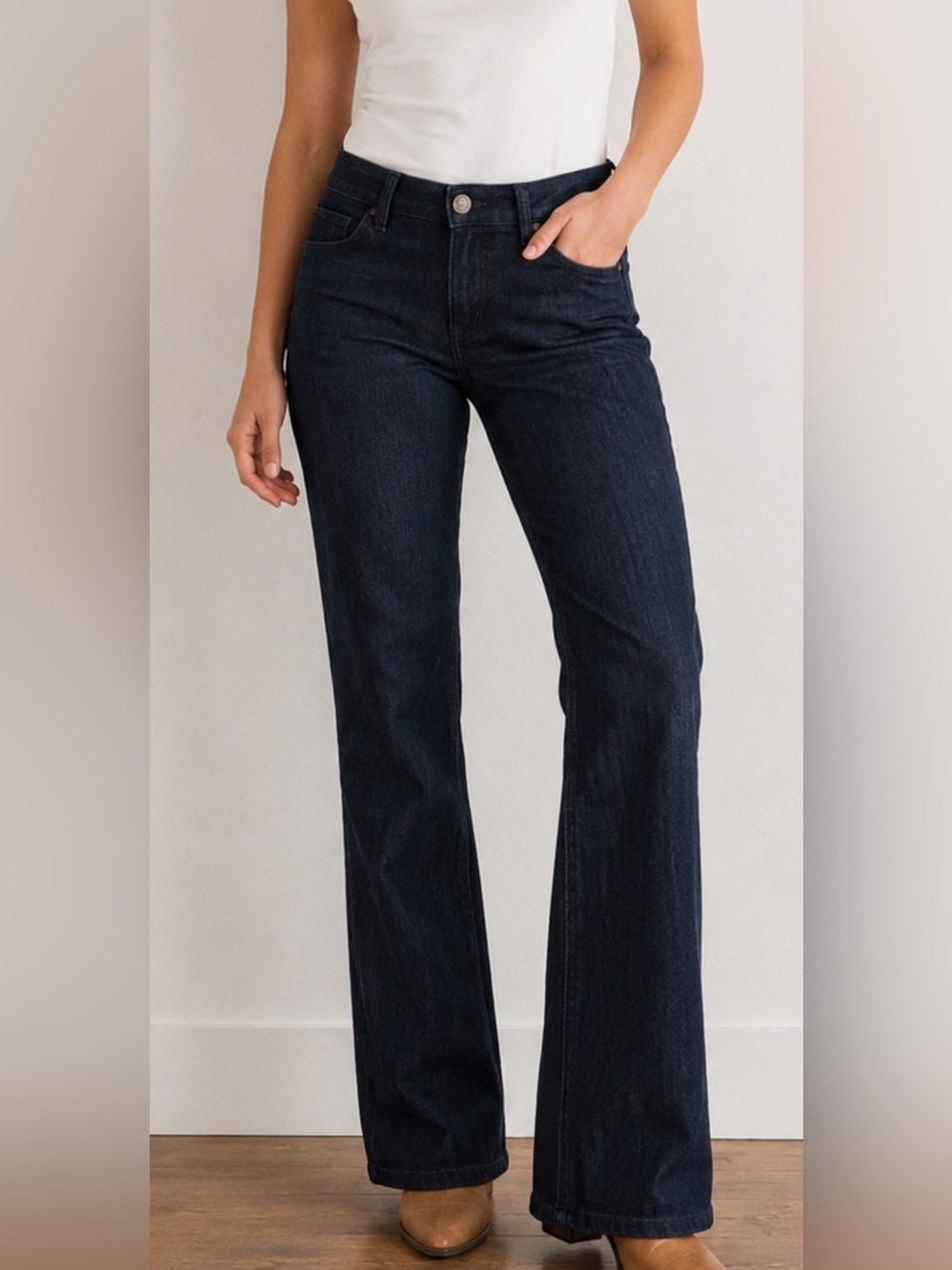Eddie Bauer Women’s Size 4 Curvy Fit Trouser Jeans Dark Wash Denim Specially Dye